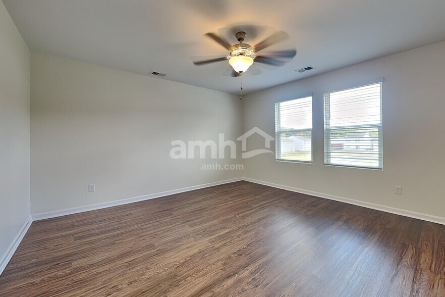 Building Photo - 125 Orion Way