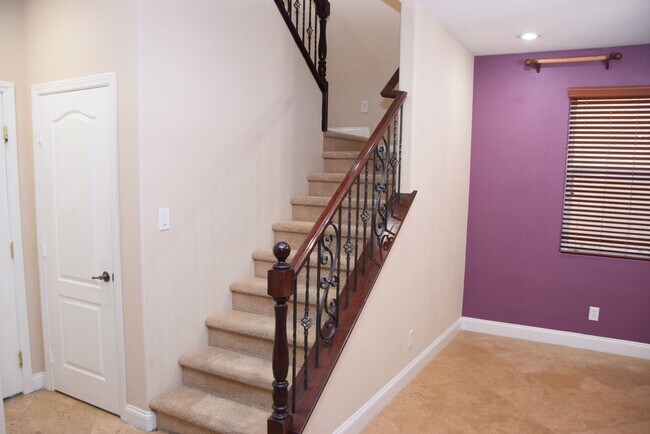 Building Photo - 60 Dark Creek Ave