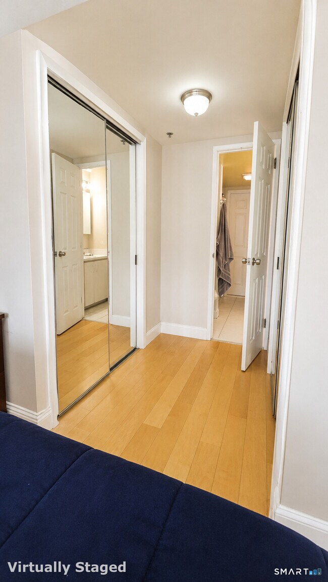 Building Photo - 127 Greyrock Pl