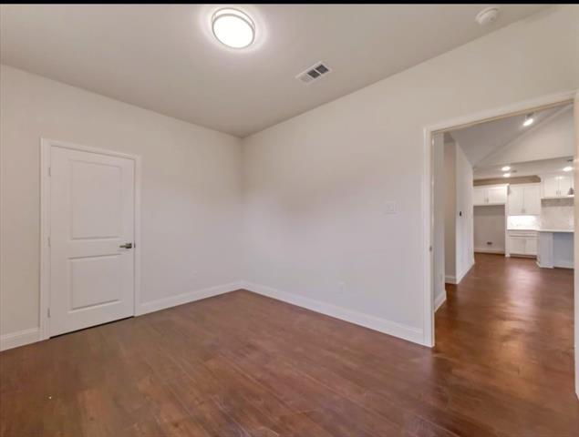 Building Photo - 2033 S Edgewood Terrace