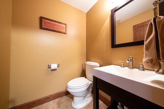 Building Photo - 15678 Duck Pond Way