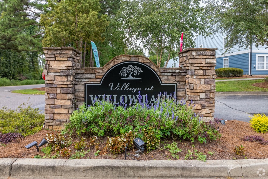 Community Signage - Village at Willow Lake