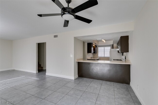 Building Photo - 764 Lawrence Dr