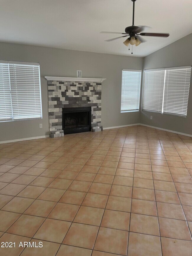Building Photo - 9002 W Caribbean Ln