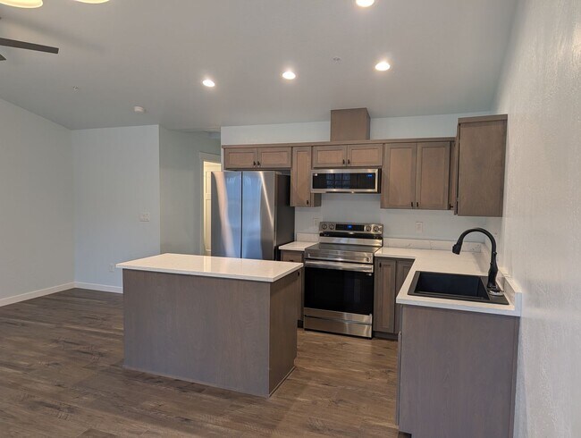 Building Photo - Brand New Single Level Home