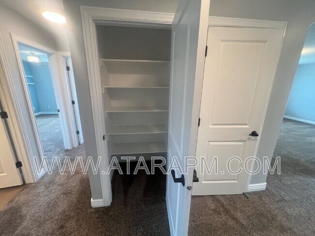 Building Photo - 13571 S Buckeye View Way