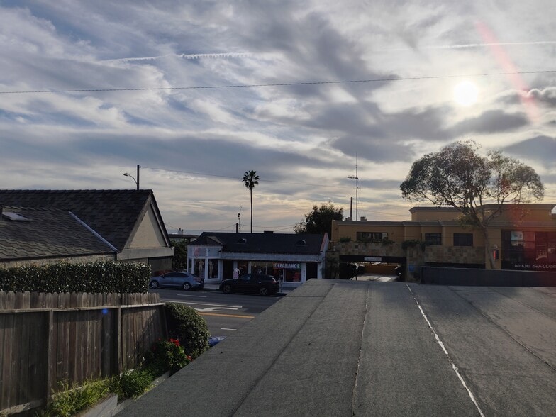 Building Photo - 1840 S Coast Hwy