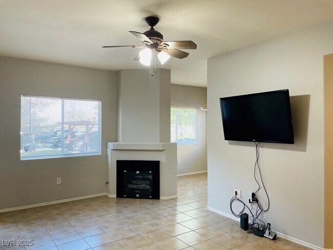 Building Photo - 1050 E Cactus Ave