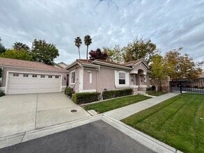 Building Photo - 424 Endberg Dr