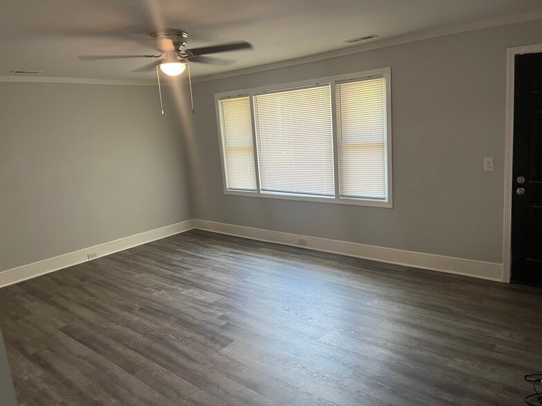 Building Photo - 220 Summey St