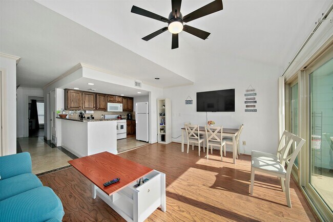 Building Photo - 7041 Kingston Cove Ln