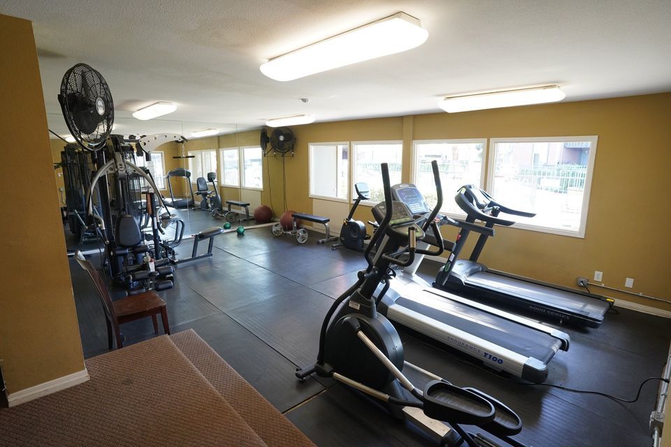 On site gym - 1117 Sepulveda Blvd