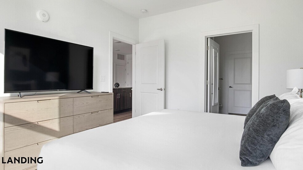 Building Photo - 217 S Garland Ave