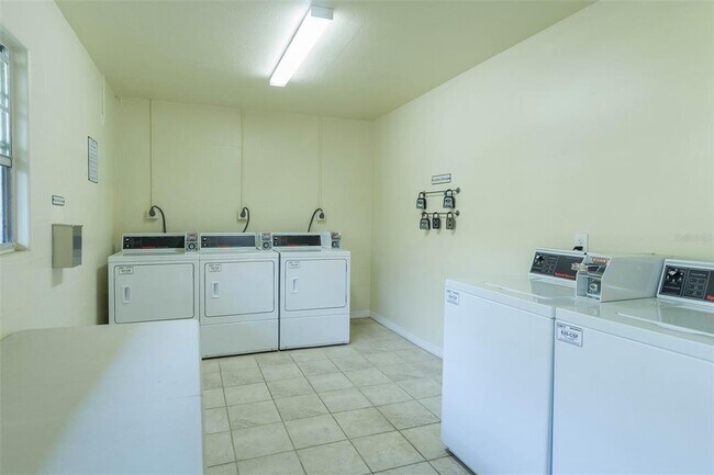 Building Photo - 2207 S Carolina Ave