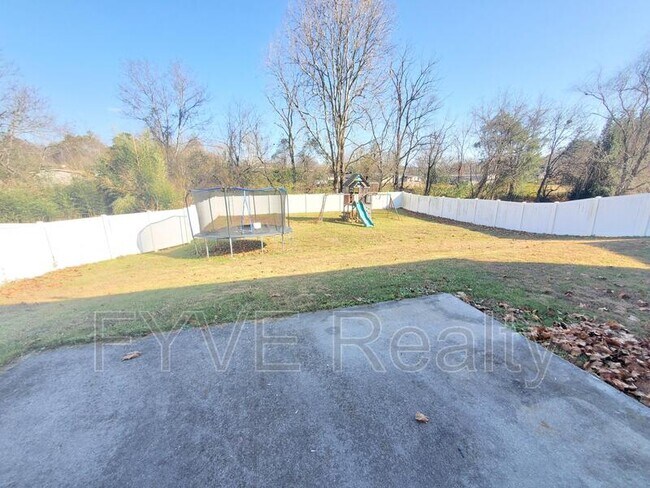 Building Photo - 2426 Middlebrook Ridge Ln