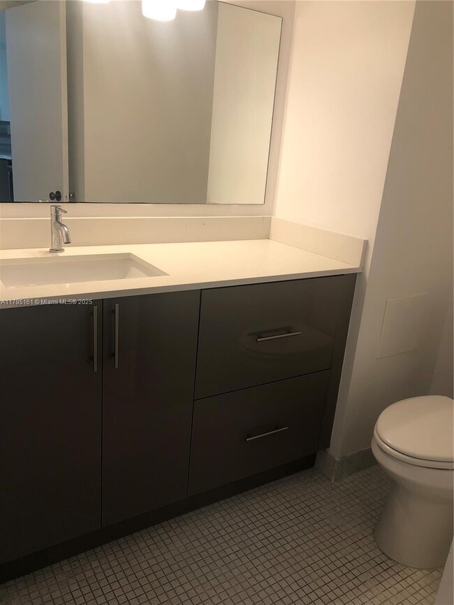 Building Photo - 18081 Biscayne Blvd