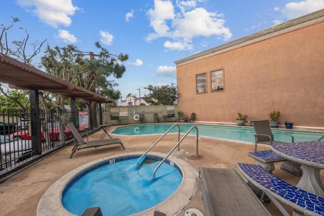 Building Photo - 3140 Midway Dr