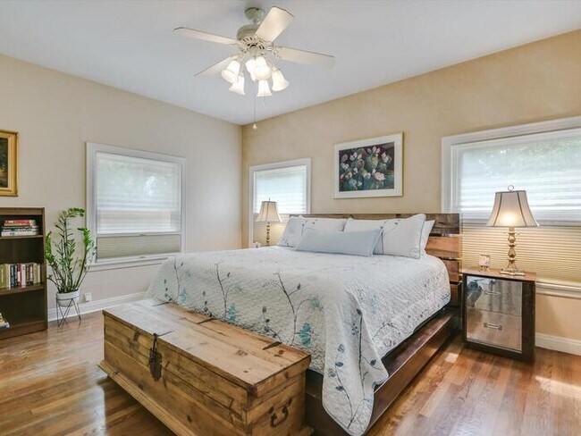 Building Photo - Charming 4 beds 4 baths in Austin!