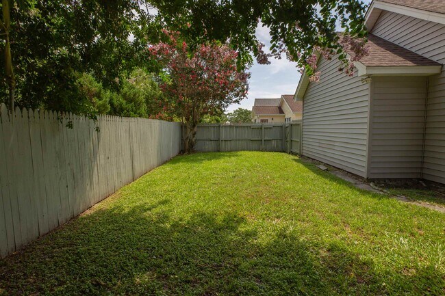 Building Photo - 112 Dusty Trail Ln