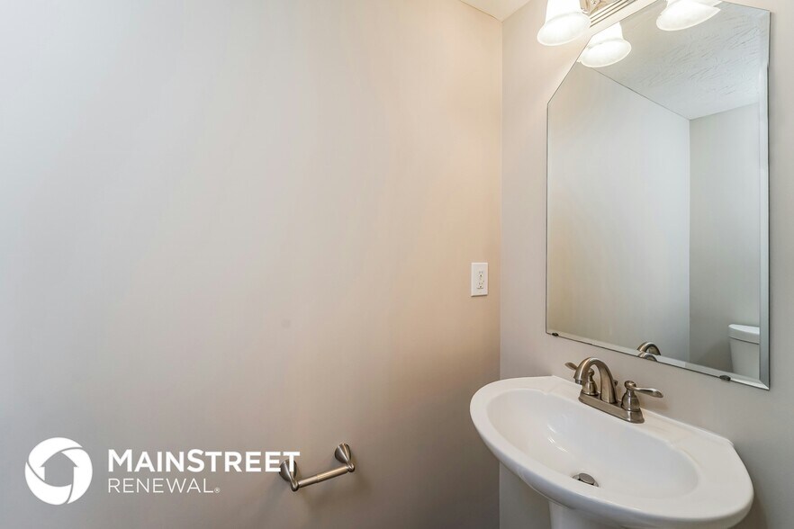 Building Photo - 9222 River Trail Dr