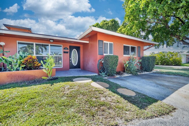 Primary Photo - 1081 NE 26th Ave