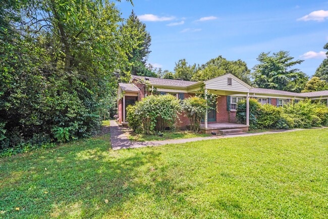 Primary Photo - Prime Gastonia Location – Cozy Brick Home ...