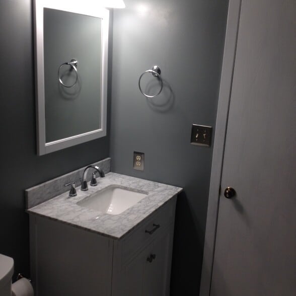 2nd Floor Bath - 115 Villa Dr