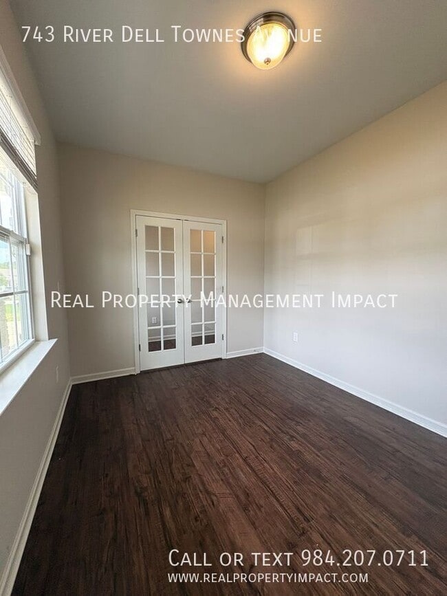 Building Photo - 743 River Dell Townes Ave.