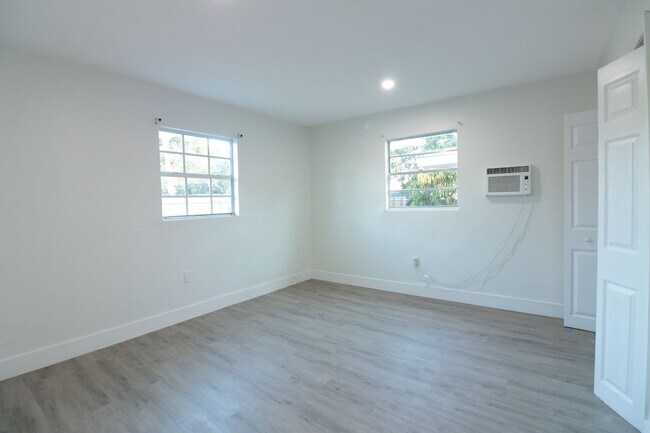 Building Photo - 1768 NW 112th Terrace