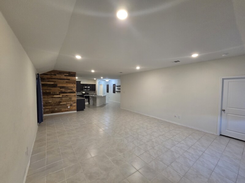 Building Photo - 1220 Meadow Creek Dr