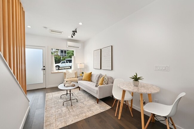 Building Photo - Modern 3-Level Townhome (2020) with Private Roof Deck & A/C