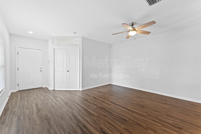 Building Photo - 5873 Fishhawk Ridge Dr