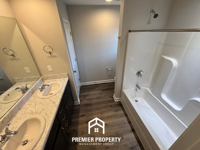 Building Photo - Spacious 4BR Home Near Tuscaloosa w/ 2-Car Garage, Covered Patio & Fenced Yard