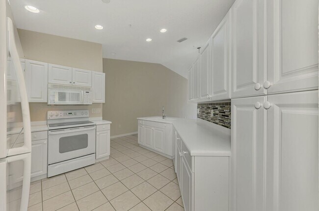 Building Photo - Beautiful 3/2 in Tara Community
