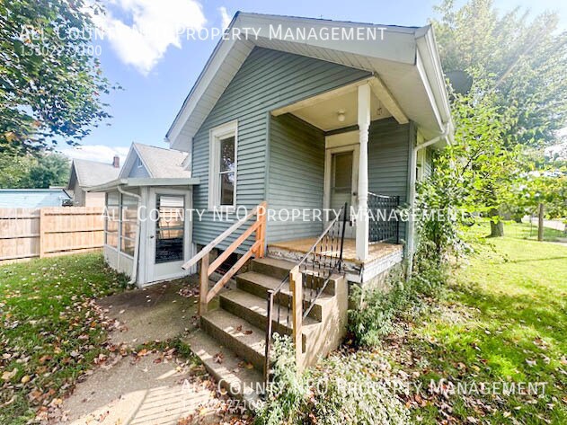 Building Photo - Charming 2-Bed Bungalow in East Akron!