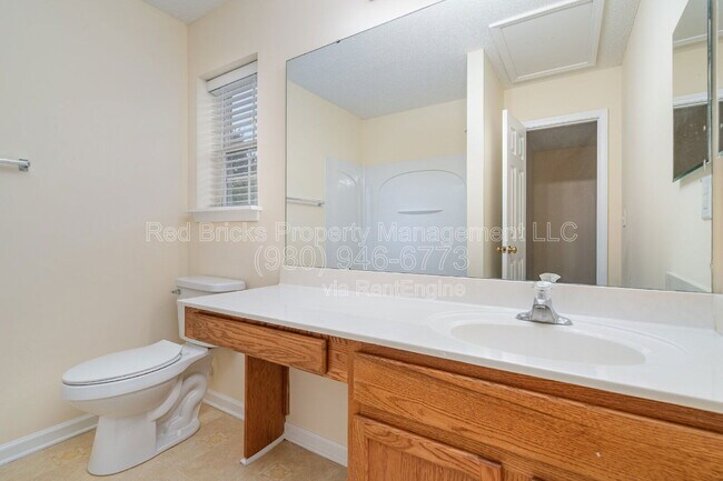 Building Photo - 16849 Greenlawn Hills Ct