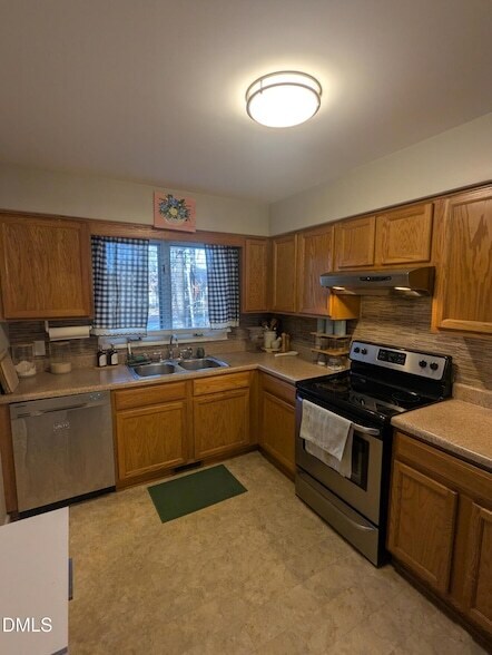 Building Photo - 5513 Kaplan Dr
