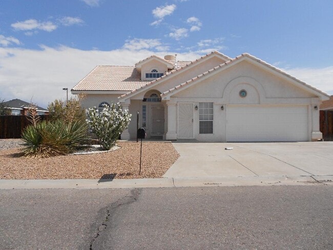 Primary Photo - 4 Bedroom, 2.5 Bathroom! Lovely Home in Lo...