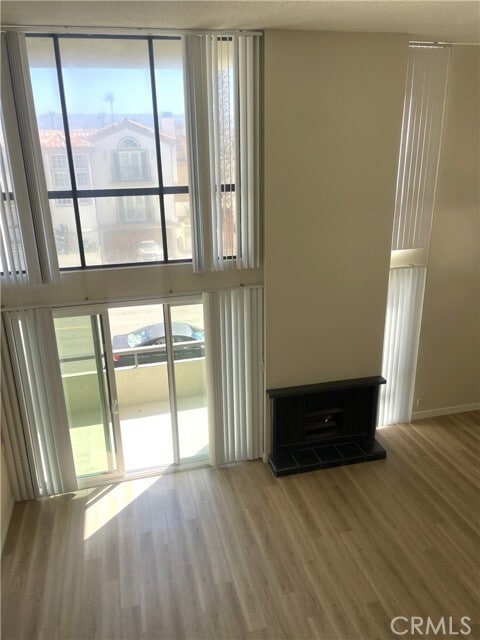 Building Photo - 1007 S Catalina Ave