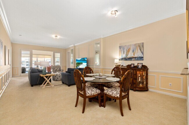 Building Photo - 17 Harbour Isle Dr W