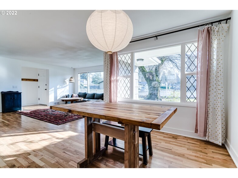 Dining Area - 441 Howard Ave