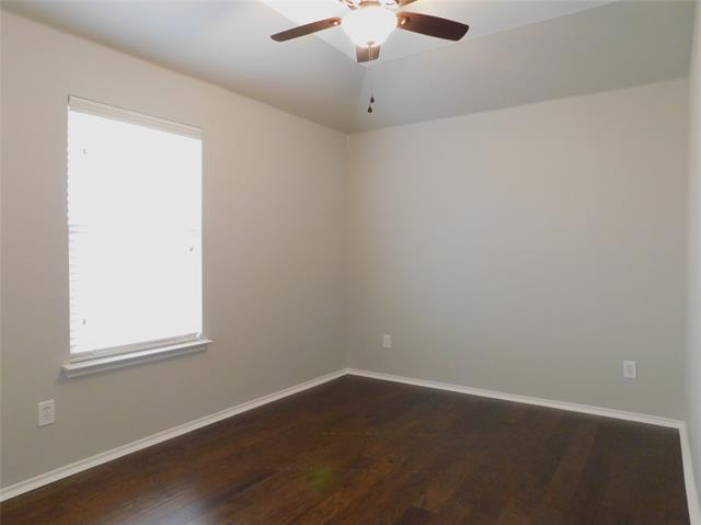 Building Photo - 14904 Riverside Dr