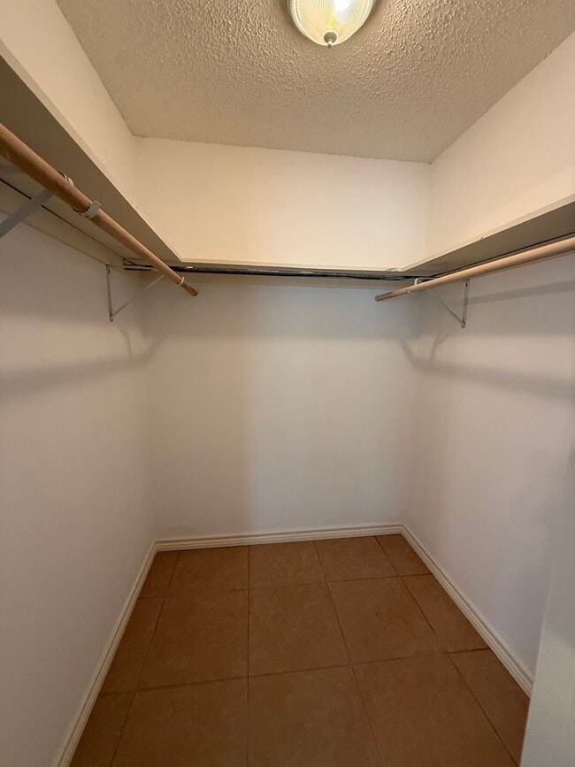 Building Photo - 3-bed/2-bath near Paluxy/Grande!
