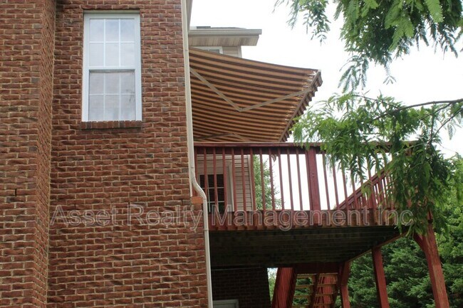 Building Photo - 8334 Bay Gardens Ln