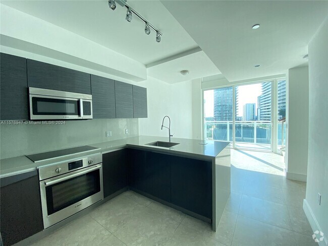 Building Photo - 1080 Brickell Ave