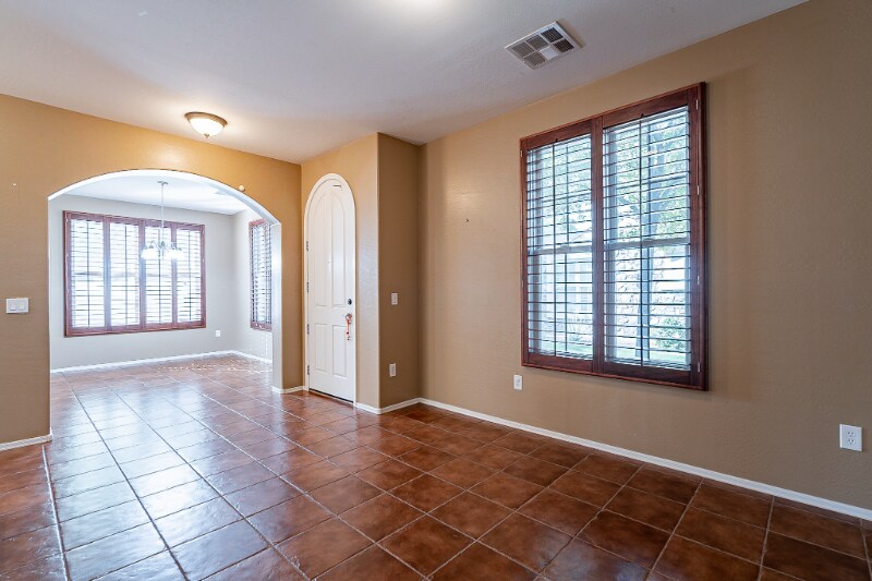 Primary Photo - 902 S Adam Way