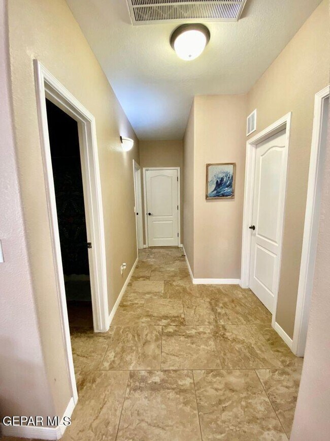 Building Photo - 11616 Grotto Bay Ct