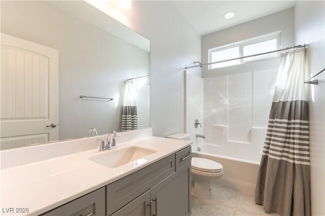 Building Photo - 747 N Water St