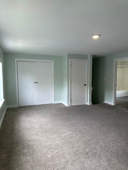 Building Photo - 241 Bartlett St