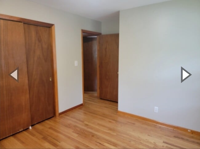 Building Photo - 2965 Bobolink Dr